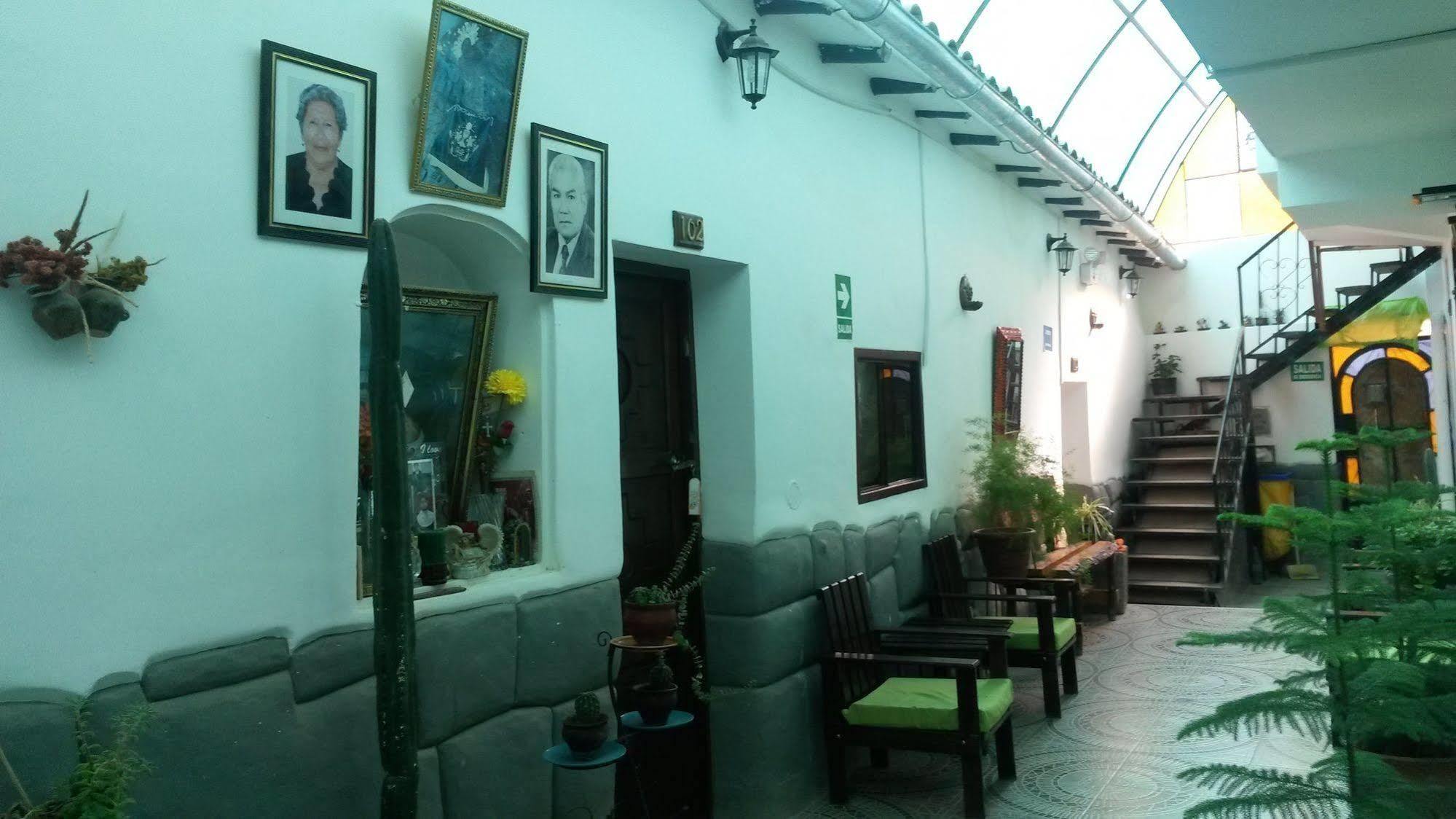 Hatun Quilla Cusco Bagian luar foto